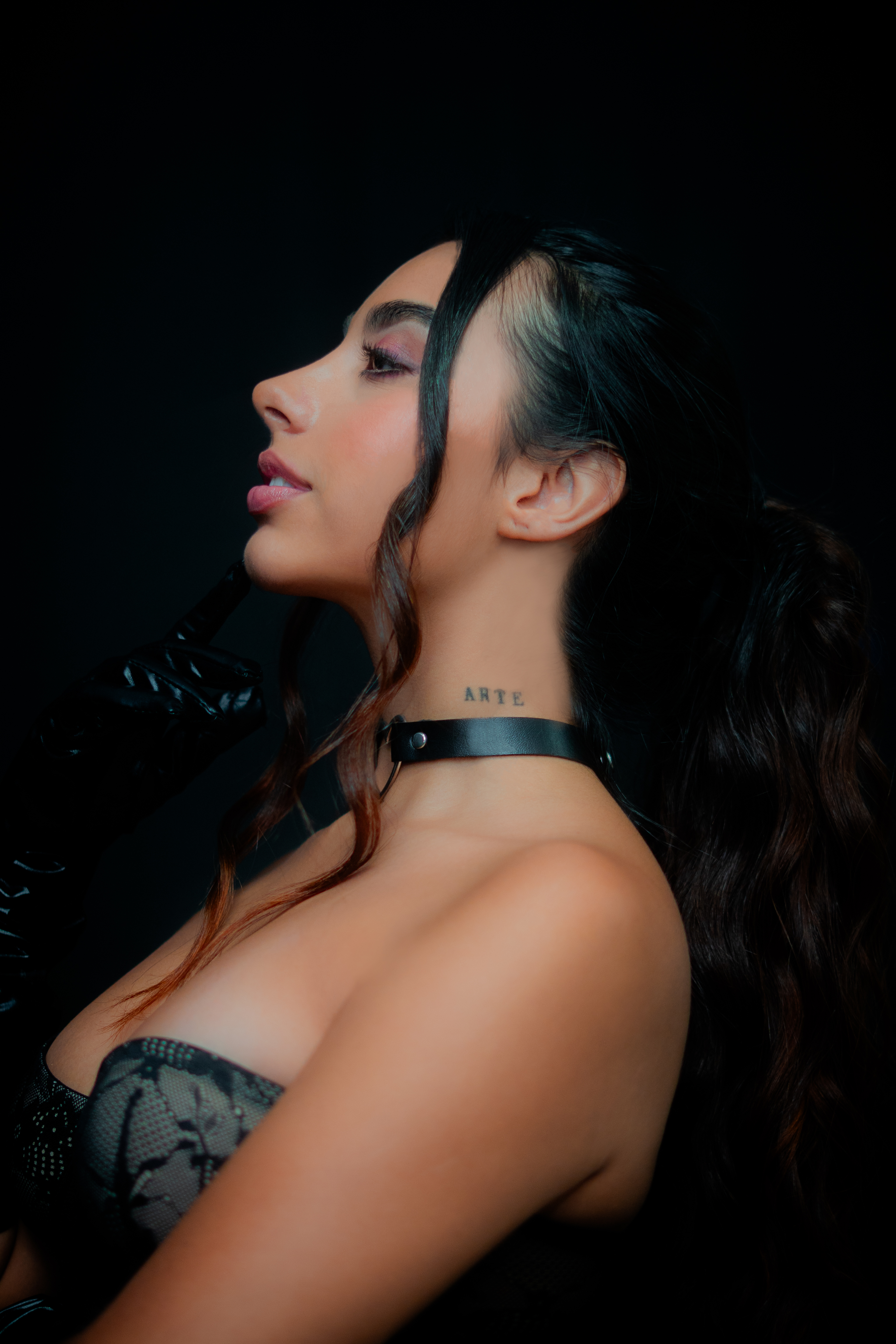 Sussana — Studio Portrait